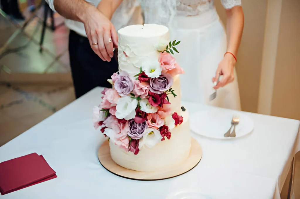 how to transport a wedding cake