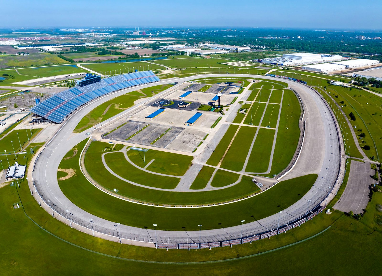 mark-j-rebilas-just-took-a-flight-over-chicagoland-speedway-v0-zs4tsjxsg91d1