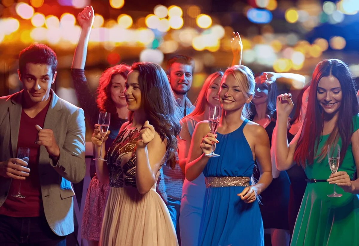 Read more about the article Dripping in Luxury Prom Theme​